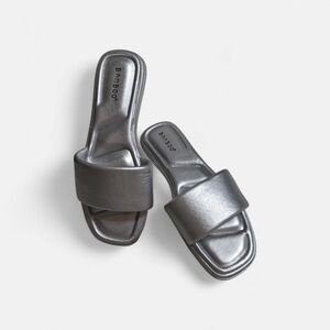 BAMBOO Metallic Silver Padded Slide Mules Size 8 NWOT. Never WORN